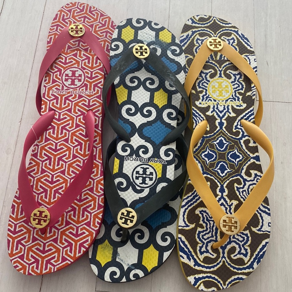 3 pairs - Tory Burch flip flops - Size 8